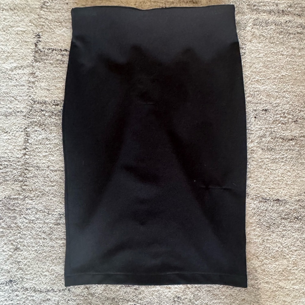 Elegant Black Pencil Skirt